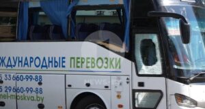 Последствия атаки дрона ВСУ на автобус на границе Белоруссии и России - РИА Новости, 1920, 02.07.2026