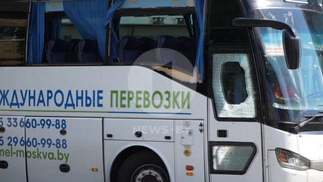 Последствия атаки дрона ВСУ на автобус на границе Белоруссии и России - РИА Новости, 1920, 02.07.2026