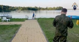 Сотрудник СК России на месте гибели ребенка в акватории Воронежского водохранилища - РИА Новости, 1920, 03.07.2026