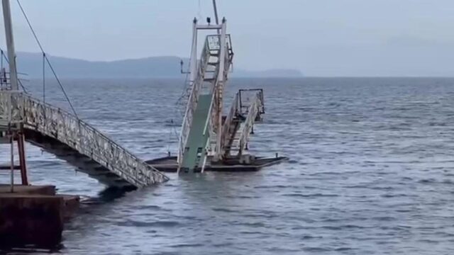 Пирс, обрушившийся в бухте Муравьиная в городе Артем Приморского края - РИА Новости, 1920, 13.07.2026