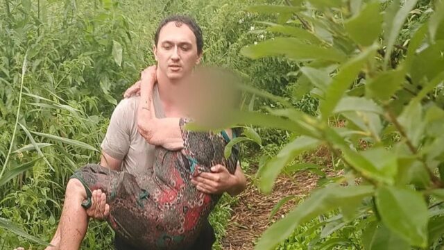 В Нижнем Новгороде спасли увязшую в болоте 69-летнюю пенсионерку Участковый из Нижнего Новгорода вытащил из болота страдающую деменцией пожилую женщину - РИА Новости, 1920, 23.07.2026