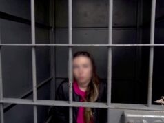 В Подмосковье сотрудницы банка похитили 28 млн руб с помощью дубликатов карт Подозреваемая в хищении денежных средств с помощью дубликатов карт. Кадр видео - РИА Новости, 1920, 27.07.2026