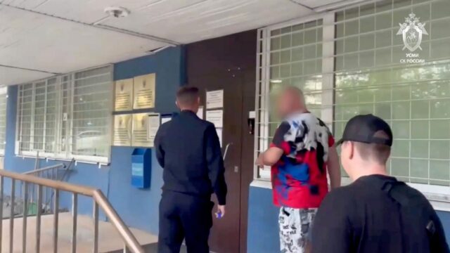 Друг обвиняемого в избиении Никиты Зезина рассказал свою версию инцидента Задержание обвиняемого в избиении ученого Зезина в Екатеринбурге - РИА Новости, 1920, 30.07.2026