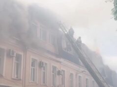 Пожар в офисном здании в Алуште ликвидировали на площади 1,5 тысяч «квадратов» Ликвидация пожара в Алуште - РИА Новости, 1920, 30.07.2026