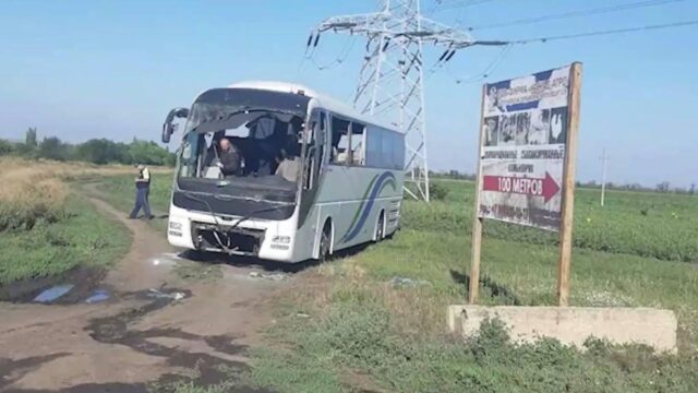 Последствия атаки БПЛА на рейсовый автобус Краснодар – Донецк в районе Кутейниково - РИА Новости, 1920, 31.07.2026