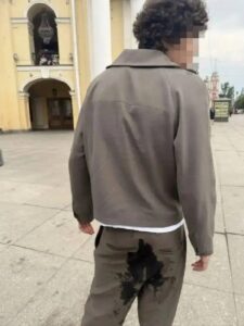 Петербурженка проткнула маникюрными ножницами ягодицу парню, который вернул ей сумочку.