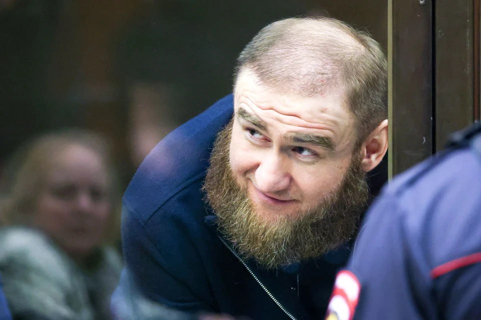 Бывший сенатор Арашуков объявил голодовку в колонии «Черный дельфин». Бывший сенатор Арашуков объявил голодовку в колонии «Черный дельфин».