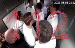 публикует момент падения лифта в Махачкале. публикует момент падения лифта в Махачкале.