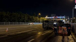 Двое детей пострадали в ДТП с тремя автомобилями в Екатеринбурге.