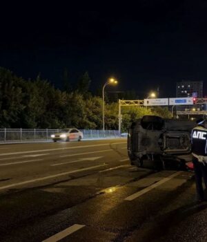 Двое детей пострадали в ДТП с тремя автомобилями в Екатеринбурге.
