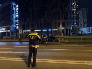 Двое детей пострадали в ДТП с тремя автомобилями в Екатеринбурге.
