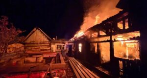 В Амурской области мужчина вернулся в горящий дом за паспортом и телефоном и погиб. Брат пошёл его с