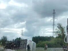 Водитель рейсового автобуса превысил скорость на шоссе в Пермском крае, не справился с управлением и вылетел в кювет. Водитель рейсового автобуса превысил скорость на шоссе в Пермском крае, не справился с управлением и