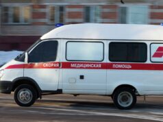 В Буйнакске двоих мужчин госпитализировали с огнестрельными ранениями Автомобиль скорой помощи - РИА Новости, 1920, 16.08.2026