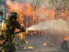 В 15 регионах России за сутки потушили 48 лесных пожаров Сотрудники пожарной охраны МЧС России борются с последствиями природных пожаров - РИА Новости, 1920, 03.08.2026