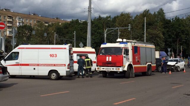 На Дмитровском шоссе в Москве загорелся легковой автомобиль Машины спецслужб - РИА Новости, 1920, 17.08.2026