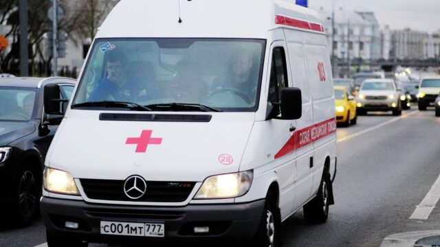 В Москве на 8-летнего мальчика упал парковочный барьер Автомобиль скорой медицинской помощи на улице Москвы - РИА Новости, 1920, 13.08.2026