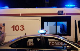 Автомобили полиции и скорой медицинской помощи на улице Москвы - РИА Новости, 1920, 18.08.2026