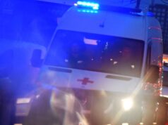 В Москве четырехлетний мальчик выпал из окна балкона на пятом этаже дома Автомобиль скорой помощи - РИА Новости, 1920, 03.08.2026