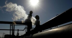 Работник на нефтеперерабатывающем заводе Брега, восточная Ливия - РИА Новости, 1920, 11.08.2026