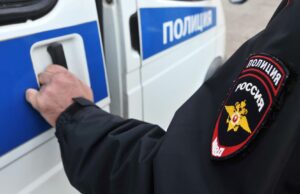 В Петербурге задержали двух выдававших себя за силовиков курьеров мошенников Сотрудник полиции - РИА Новости, 1920, 12.08.2026