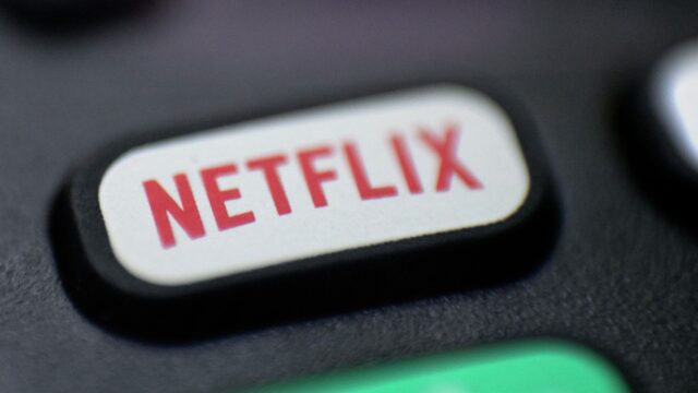 Суд 7 сентября рассмотрит иск о прекращении правовой охраны брендов Netflix в РФ Кнопка Netflix на пульте - РИА Новости, 1920, 11.08.2026