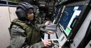 Военнослужащие России на рабочих местах в машине боевого управления сил противовоздушной обороны - РИА Новости, 1920, 18.08.2026