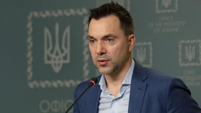 Суд 28 августа заочно и в закрытом режиме рассмотрит дело против Арестовича Алексей Арестович* - РИА Новости, 1920, 14.08.2026