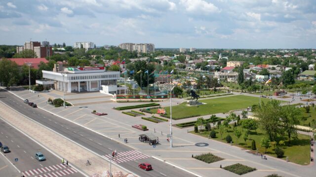 Пенсионер в Приднестровье поймал забравшегося за вином вора и привязал к столбу Приднестровье - РИА Новости, 1920, 07.08.2026