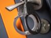 Блогера арестовали за пьяный дебош в магазине в прямом эфире на Камчатке Наручники висят на дверной ручке - РИА Новости, 1920, 14.08.2026