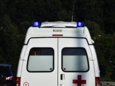 В Ленинградской области два человека пострадали при пожаре в ангаре с бумагой Автомобиль скорой помощи - РИА Новости, 1920, 03.08.2026