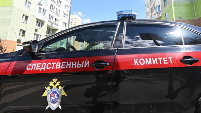 В Твери завели уголовное дело после нападения обнаженного мужчины на подростка Автомобиль Следственного комитета России - РИА Новости, 1920, 19.08.2026