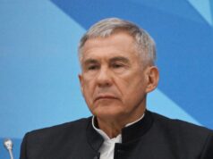 Глава Татарстана осмотрел жилой дом в Нижнекамске, поврежденный при атаке БПЛА Глава Республики Татарстан Рустам Минниханов - РИА Новости, 1920, 10.08.2026
