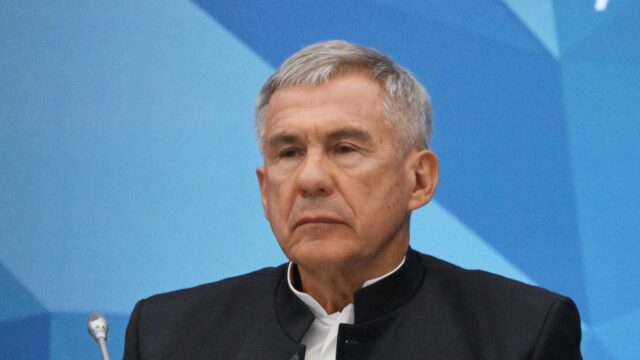 Глава Татарстана осмотрел жилой дом в Нижнекамске, поврежденный при атаке БПЛА Глава Республики Татарстан Рустам Минниханов - РИА Новости, 1920, 10.08.2026