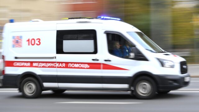 В Севастополе из-за атаки ВСУ погибла женщина, еще два человека ранены Машина скорой помощи - РИА Новости, 1920, 01.08.2026