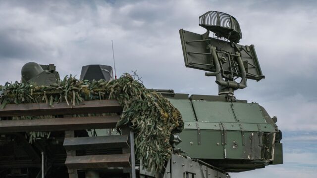 В Калужской области ночью ПВО сбила 14 БПЛА, пострадавших нет Боевое дежурство экипажа ЗРК Тор-М2 - РИА Новости, 1920, 11.08.2026