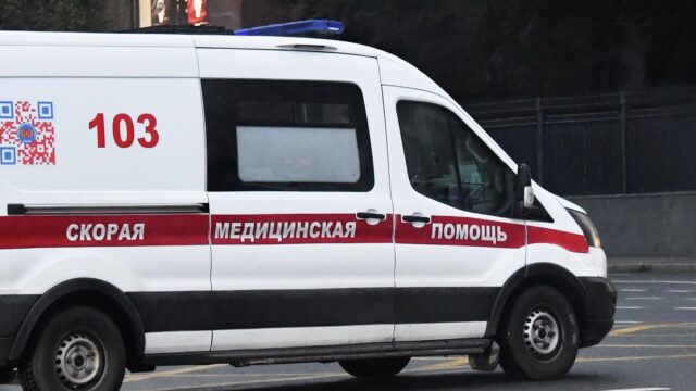 В Горловке два человека пострадали при подрыве на взрывоопасном предмете Автомобиль скорой помощи в Москве. - РИА Новости, 1920, 13.08.2026