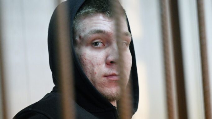 Фигурант уголовного дела о мошенничестве с квартирой певицы Ларисы Долиной Андрей Основ на заседании Таганского суда Москвы - РИА Новости, 1920, 21.08.2026