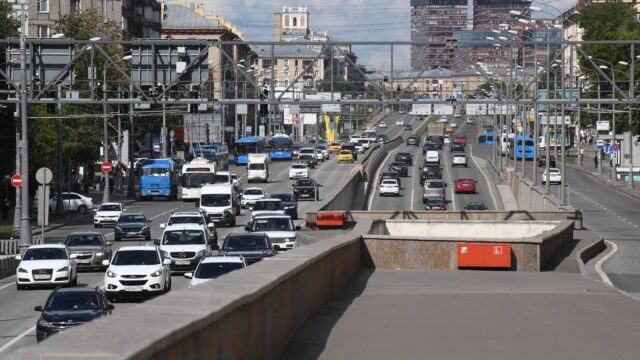 Движение по Паромной улице в Москве возобновили Дорожное движение в Москве - РИА Новости, 1920, 10.08.2026