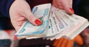 Долг петербурженки на 40 млн руб после неоплаты парковки мог быть вызван ошибкой Рубли - РИА Новости, 1920, 09.08.2026