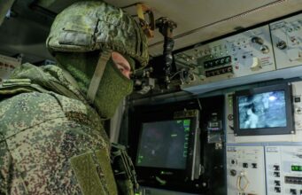 Боевая работа расчета ЗРК Тор-М2 - РИА Новости, 1920, 18.08.2026