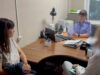 Задержание подозреваемой в убийстве дочери в Ачинске. Кадр видео - РИА Новости, 1920, 20.08.2026