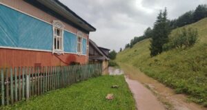 На месте подтопления домов и участков после мощных ливней в Пермском крае - РИА Новости, 1920, 10.08.2026