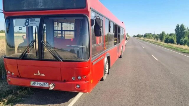 Мирошник назвал атаку на автобус в Запорожской области преступлением Последствия атаки ВСУ на автобус в Запорожской области. 1 августа 2026 - РИА Новости, 1920, 01.08.2026