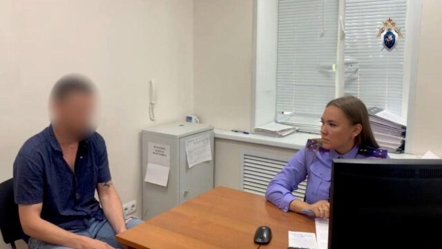 В Ревде арестовали рецидивиста, избившего вступившегося за девушку ветерана СВО Мужчина, избивший ветерана СВО в Ревде Свердловской области - РИА Новости, 1920, 11.08.2026