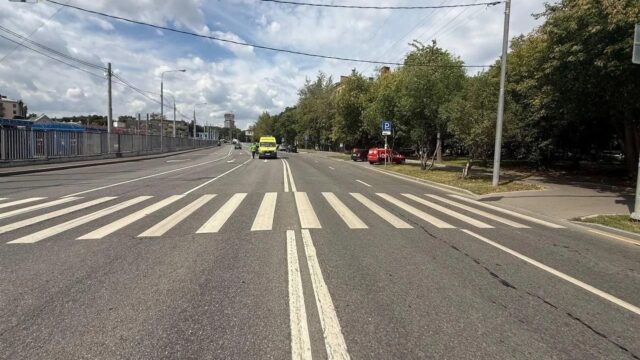 Пешеходный переход, на котором водитель грузовика сбил женщину в Москве - РИА Новости, 1920, 12.08.2026