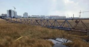Башенный кран, упавший на стройплощадке жилого комплекса в Евпатории в Крыму - РИА Новости, 1920, 12.08.2026