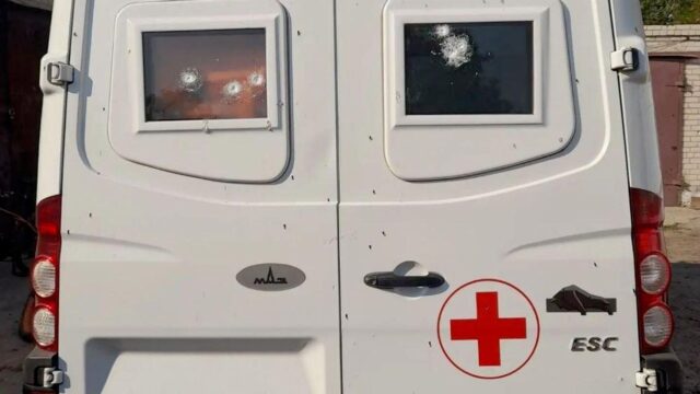 Поврежденный в результате атаки БПЛА автомобиль скорой помощи в ЛНР - РИА Новости, 1920, 12.08.2026