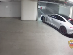 Работники автомойки ездят на Porsche клиента в Москве - РИА Новости, 1920, 13.08.2026