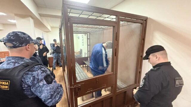 Рассмотрение дела об убийстве мальчика из Петербурга продолжится 11 сентября Обвиняемый в убийстве 9-летнего мальчика из Петербурга во время заседания суда - РИА Новости, 1920, 31.08.2026